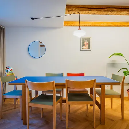 Апартаменти Noas Jazz *